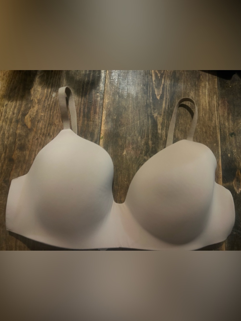 Victorias Secret Size 38D Beige Tshirt Lightly Lined Wireless Bra